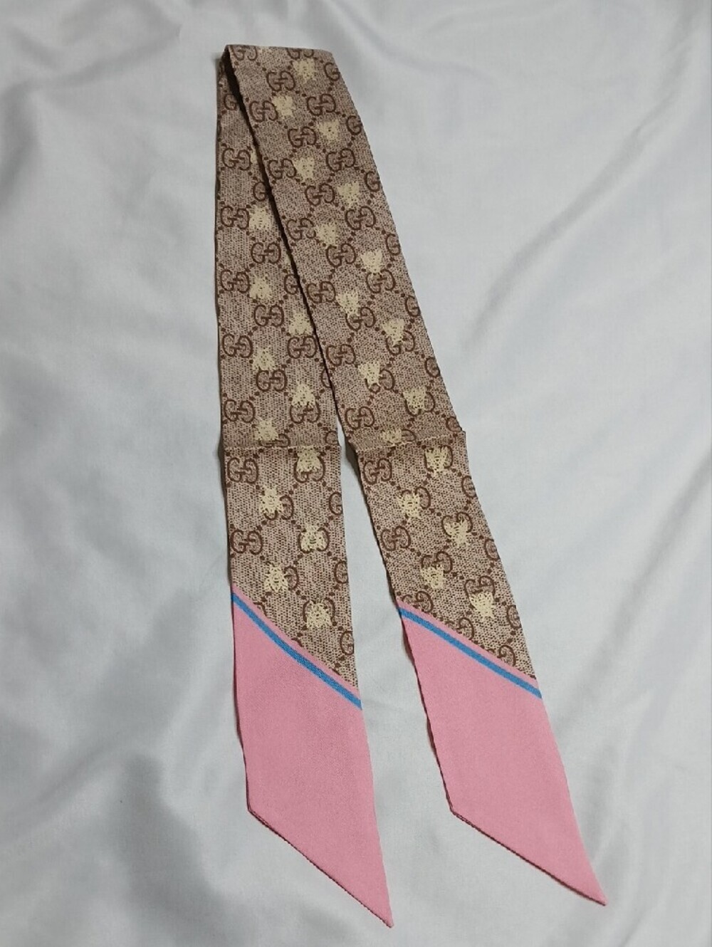 Gucci Beige GG Monogram Twilly with Pink and Blue Trim - Picture 2 of 3